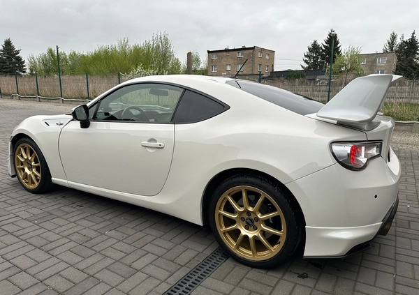 Toyota GT86 cena 89999 przebieg: 70000, rok produkcji 2013 z Serock małe 497